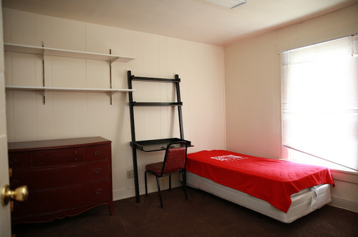 456-B Lowes - Bedroom